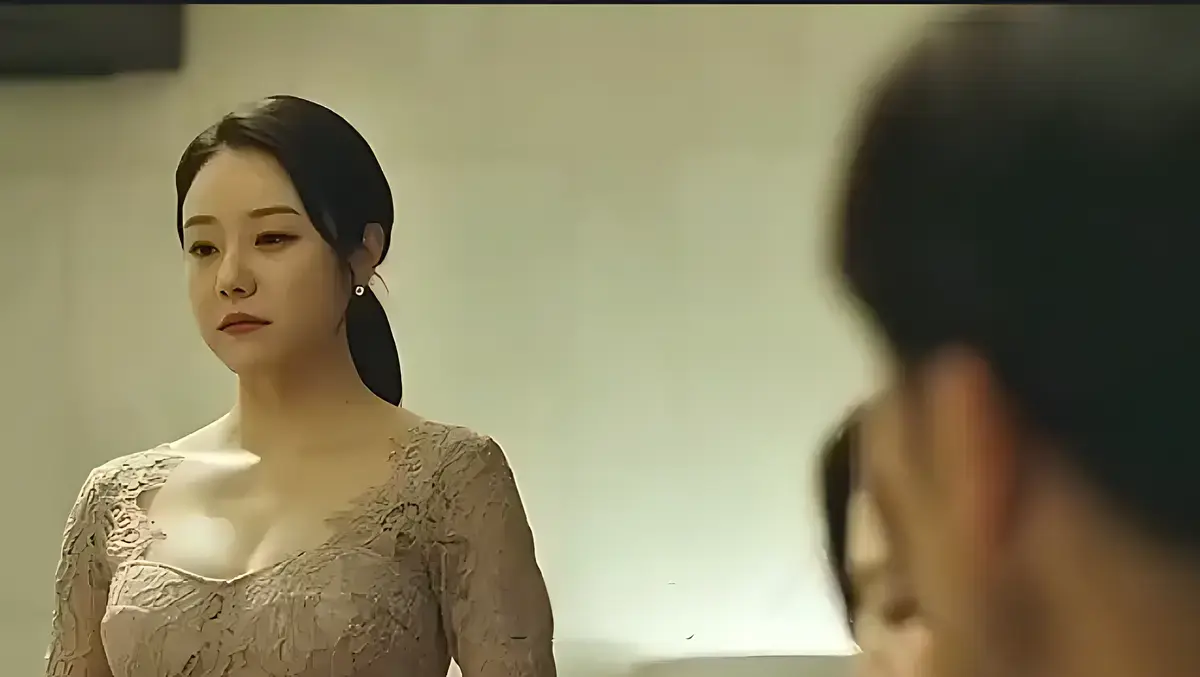 《漂亮的保姆》无广告在线播放-韩国大尺度伦理剧《漂亮的保姆》全集中字未删减-小保姆禁忌之恋高清版