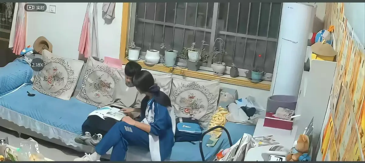 《来自姐姐的爱》无删减完整版在线播放-姐姐对弟弟的日常引导暖心瞬间-来自姐姐的爱高清正片免费观看