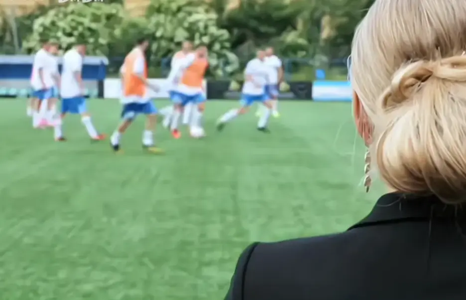 《足球队的女老板们》HD高清完整版在线观看-法国电影《Footballers‘Moms》无删减免费播放-足球题材1080P